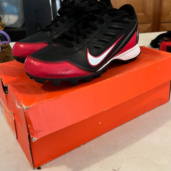 Nike Football Cleats - Picture 5 of 6